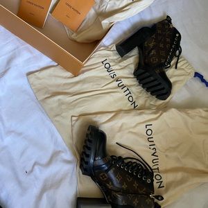 brand new womens louis vuitton boots - fits size 7-8